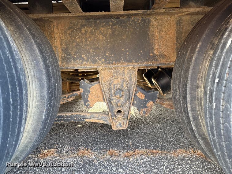 image for item EV3319 1998 Trail King TK40LP equipment trailer