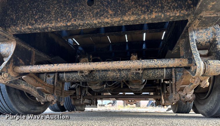 image for item EV3319 1998 Trail King TK40LP equipment trailer