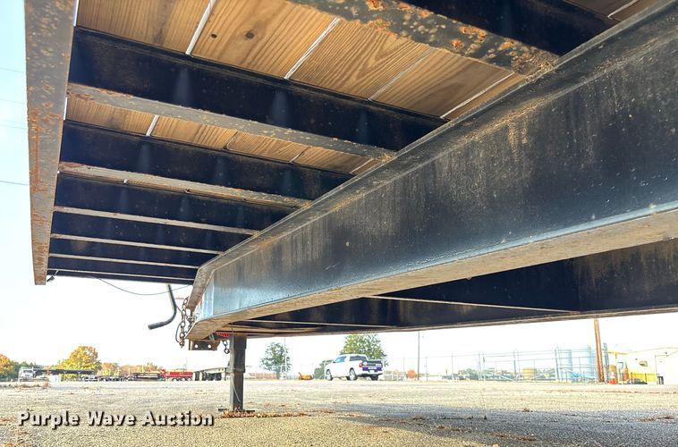 image for item EV3319 1998 Trail King TK40LP equipment trailer