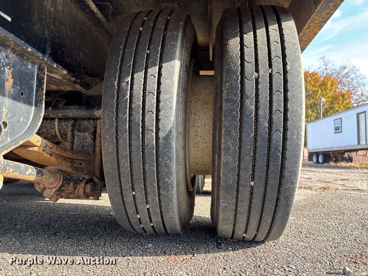 image for item EV3319 1998 Trail King TK40LP equipment trailer