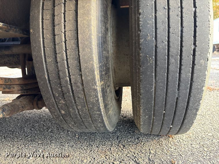 image for item EV3319 1998 Trail King TK40LP equipment trailer