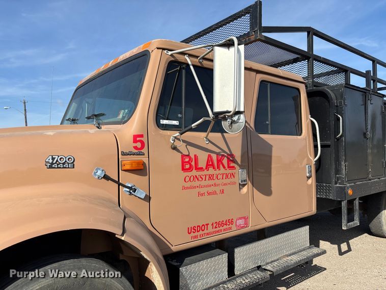 image for item EV3320 1998 International 4700 Low Profile Crew Cab utility / service truck