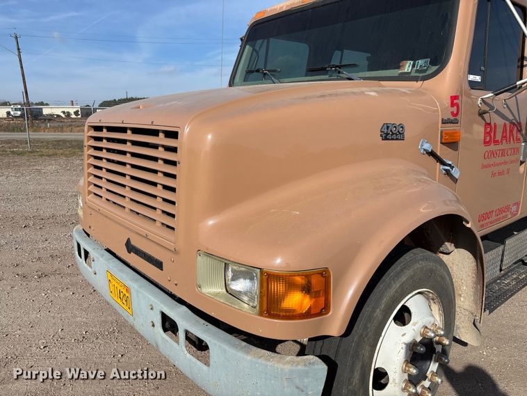 image for item EV3320 1998 International 4700 Low Profile Crew Cab utility / service truck