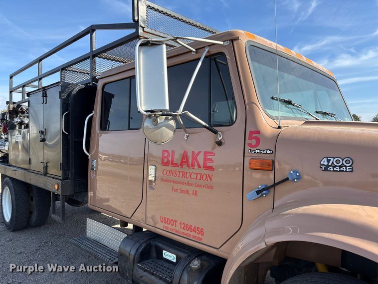 image for item EV3320 1998 International 4700 Low Profile Crew Cab utility / service truck