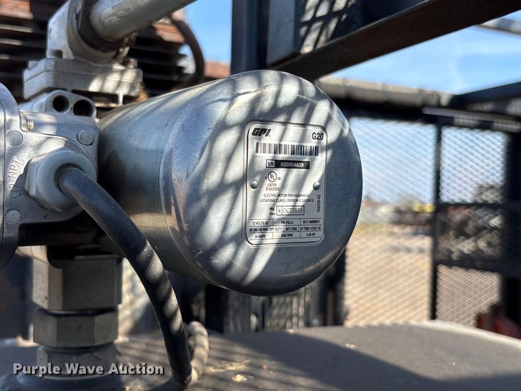 image for item EV3320 1998 International 4700 Low Profile Crew Cab utility / service truck