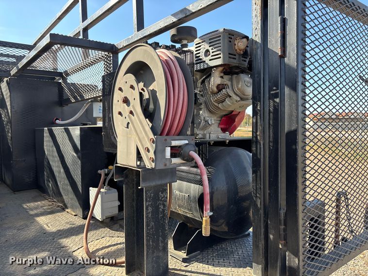 image for item EV3320 1998 International 4700 Low Profile Crew Cab utility / service truck