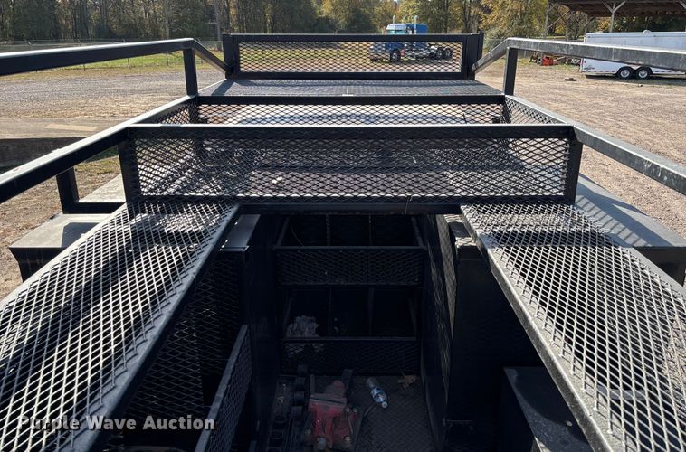 image for item EV3320 1998 International 4700 Low Profile Crew Cab utility / service truck