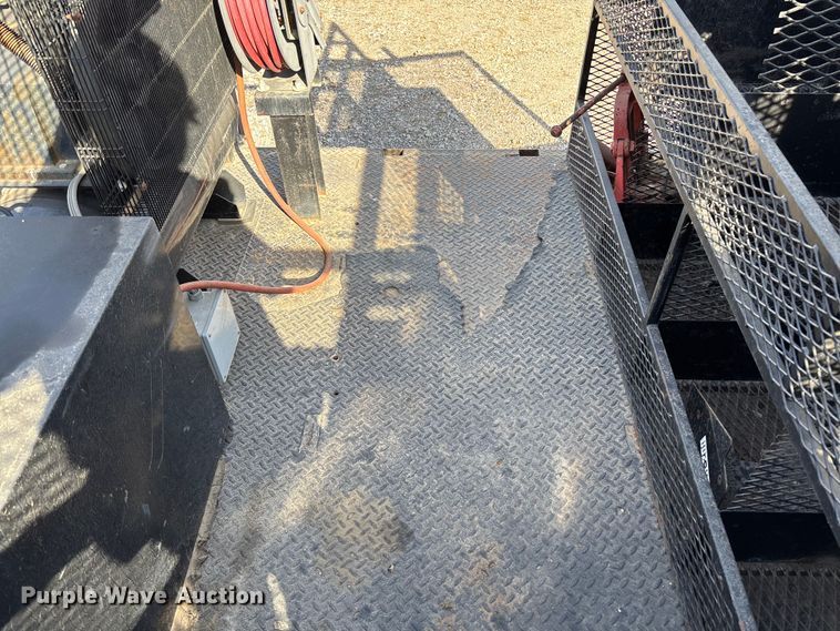 image for item EV3320 1998 International 4700 Low Profile Crew Cab utility / service truck