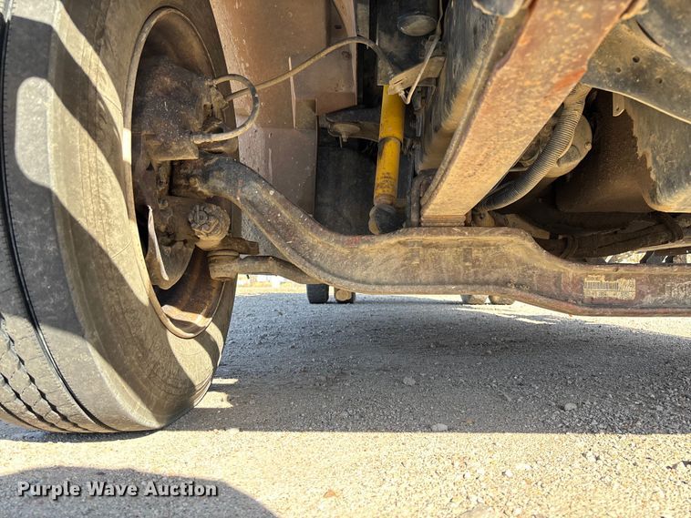 image for item EV3320 1998 International 4700 Low Profile Crew Cab utility / service truck