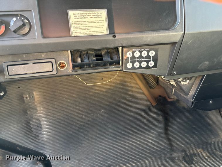 image for item EV3320 1998 International 4700 Low Profile Crew Cab utility / service truck