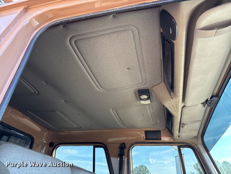 image for item EV3320 1998 International 4700 Low Profile Crew Cab utility / service truck