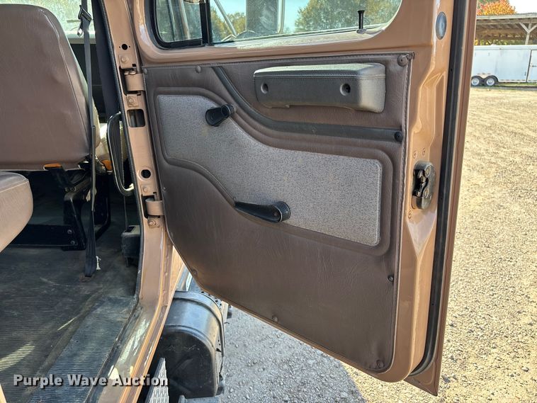 image for item EV3320 1998 International 4700 Low Profile Crew Cab utility / service truck