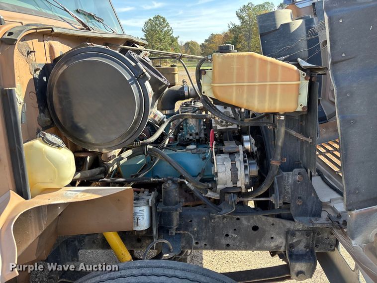 image for item EV3320 1998 International 4700 Low Profile Crew Cab utility / service truck