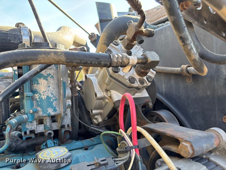 image for item EV3320 1998 International 4700 Low Profile Crew Cab utility / service truck