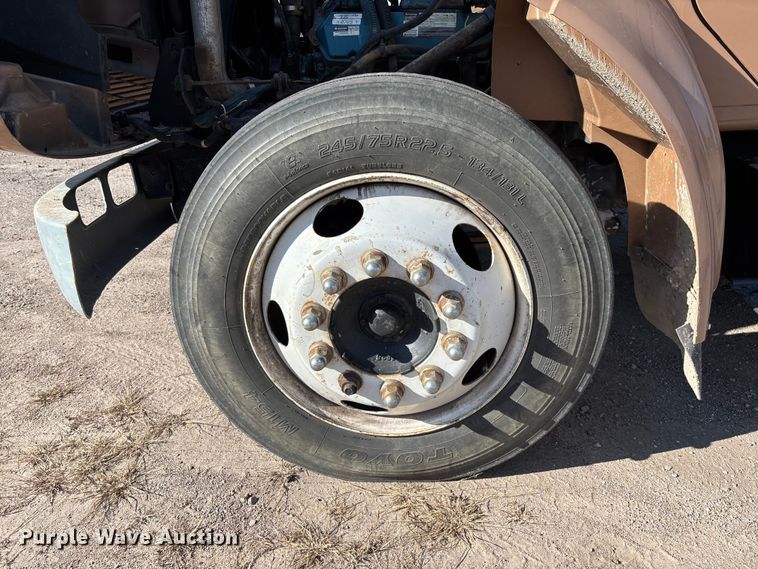 image for item EV3320 1998 International 4700 Low Profile Crew Cab utility / service truck