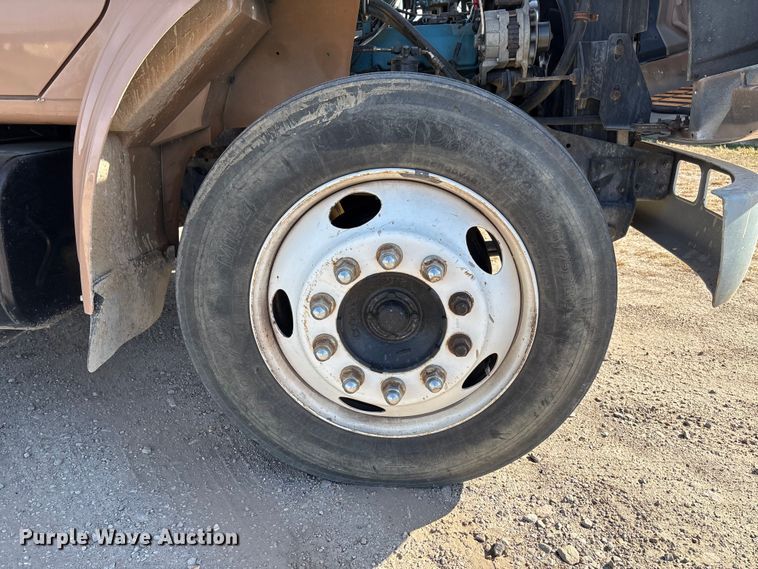 image for item EV3320 1998 International 4700 Low Profile Crew Cab utility / service truck