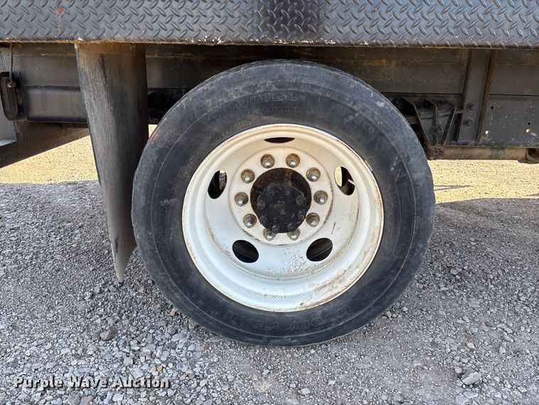 image for item EV3320 1998 International 4700 Low Profile Crew Cab utility / service truck