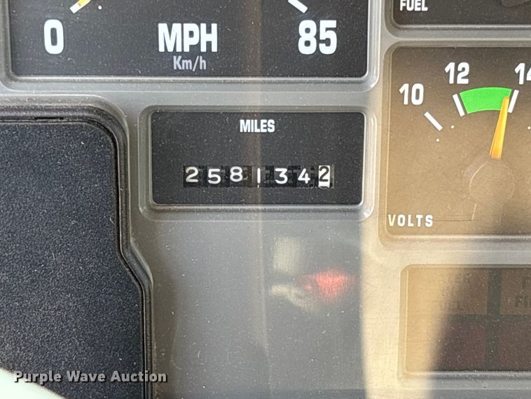 image for item EV3320 1998 International 4700 Low Profile Crew Cab utility / service truck