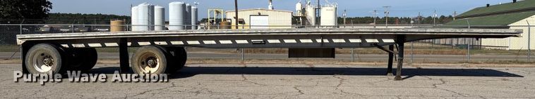 image for item EV3322 1996 Ravens Metal Products 1748A83 flatbed trailer