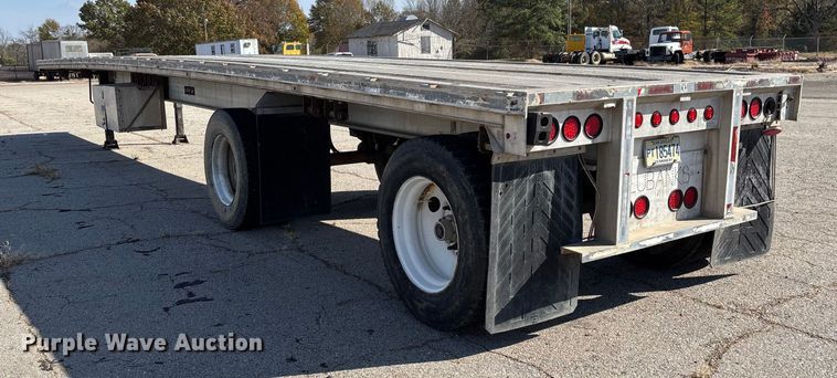 image for item EV3322 1996 Ravens Metal Products 1748A83 flatbed trailer