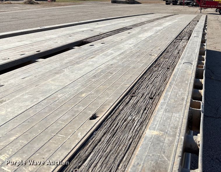 image for item EV3322 1996 Ravens Metal Products 1748A83 flatbed trailer