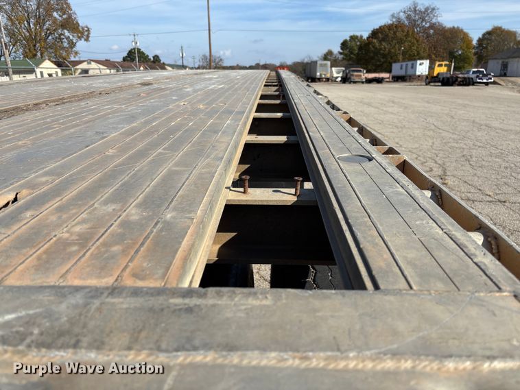 image for item EV3322 1996 Ravens Metal Products 1748A83 flatbed trailer