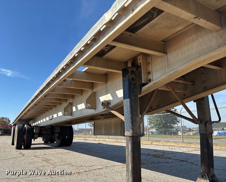 image for item EV3322 1996 Ravens Metal Products 1748A83 flatbed trailer