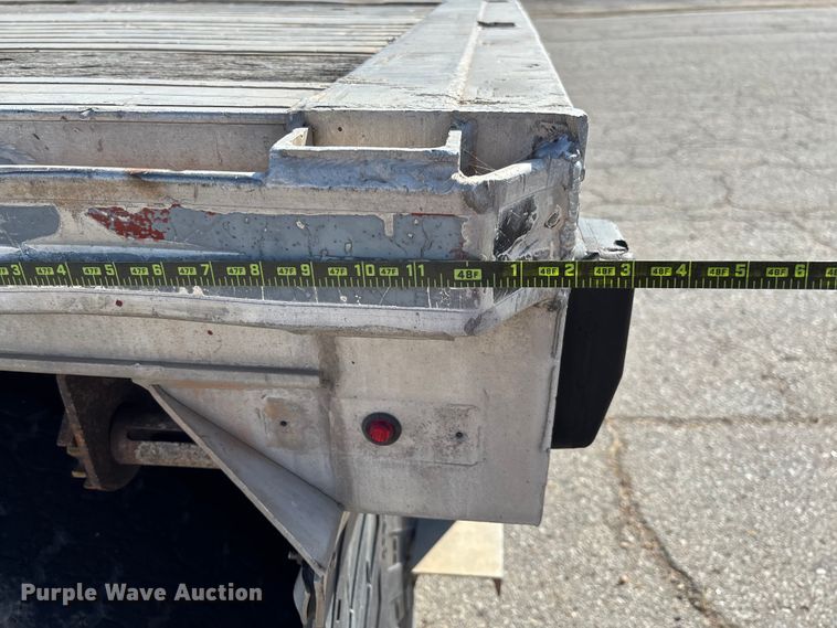 image for item EV3322 1996 Ravens Metal Products 1748A83 flatbed trailer