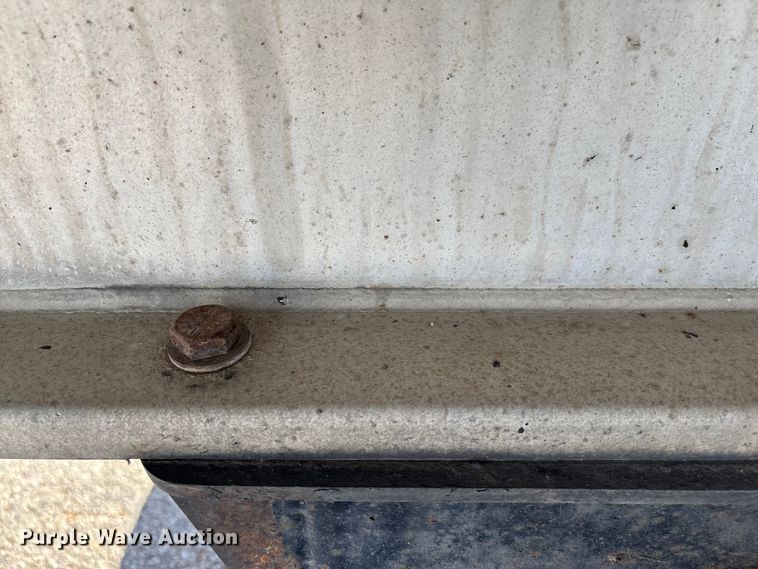 image for item EV3322 1996 Ravens Metal Products 1748A83 flatbed trailer