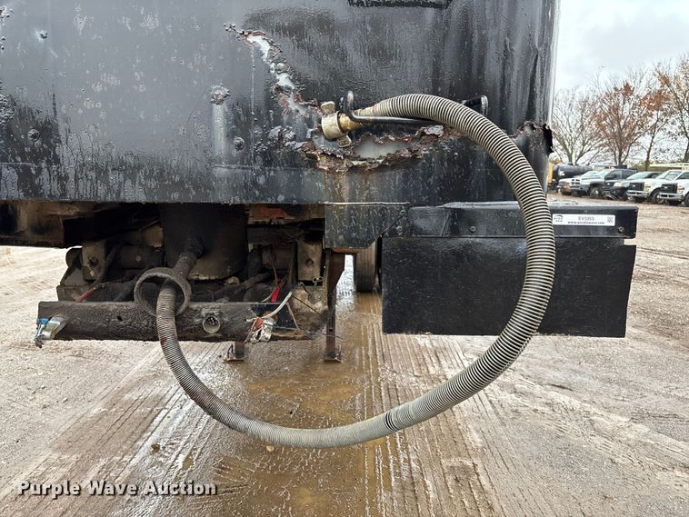 image for item EV3353 1995 Hibilt end dump trailer