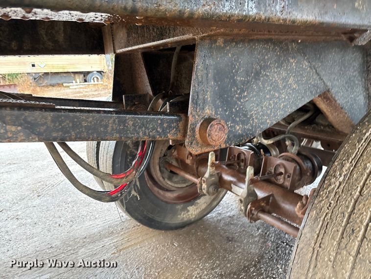 image for item EV3353 1995 Hibilt end dump trailer