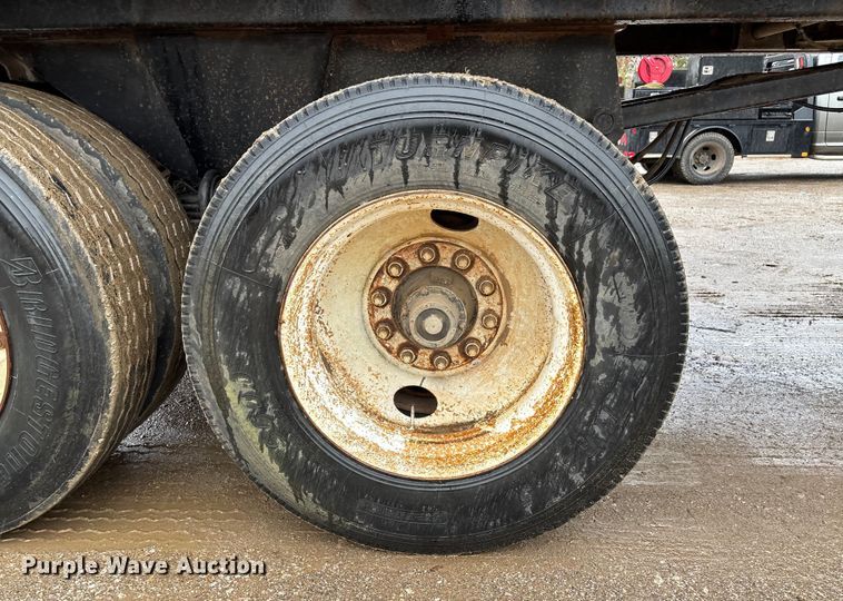 image for item EV3353 1995 Hibilt end dump trailer