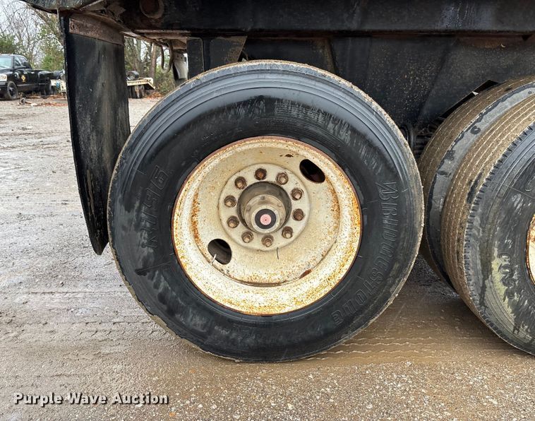 image for item EV3353 1995 Hibilt end dump trailer