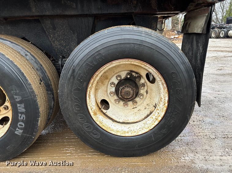 image for item EV3353 1995 Hibilt end dump trailer