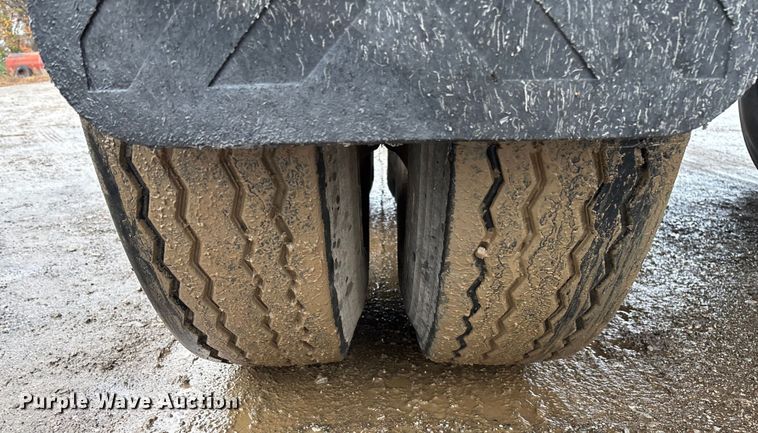 image for item EV3353 1995 Hibilt end dump trailer