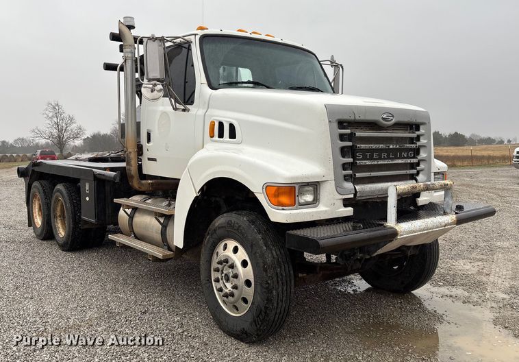 image for item EV3355 2006 Sterling Truck L9500 Series winch truck