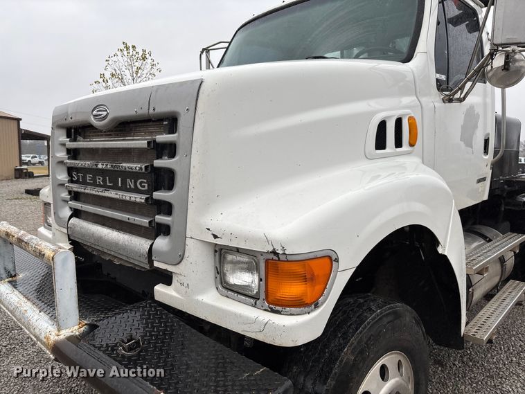 image for item EV3355 2006 Sterling Truck L9500 Series winch truck