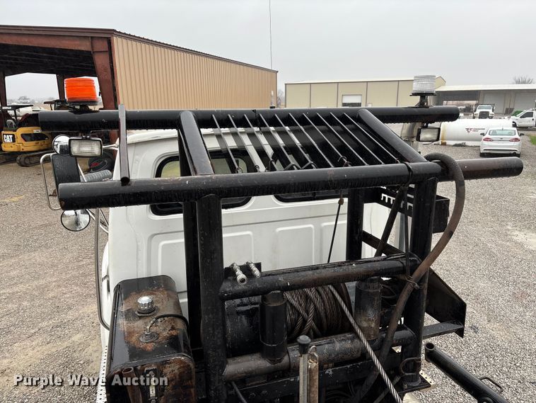 image for item EV3355 2006 Sterling Truck L9500 Series winch truck