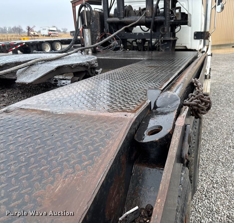 image for item EV3355 2006 Sterling Truck L9500 Series winch truck