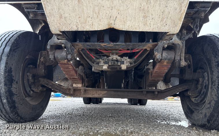 image for item EV3355 2006 Sterling Truck L9500 Series winch truck