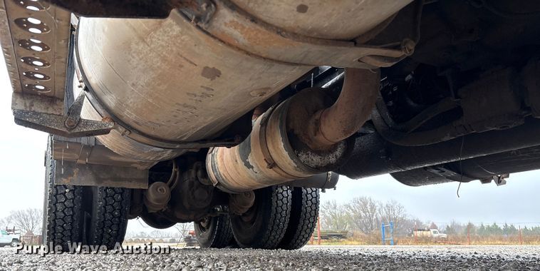 image for item EV3355 2006 Sterling Truck L9500 Series winch truck