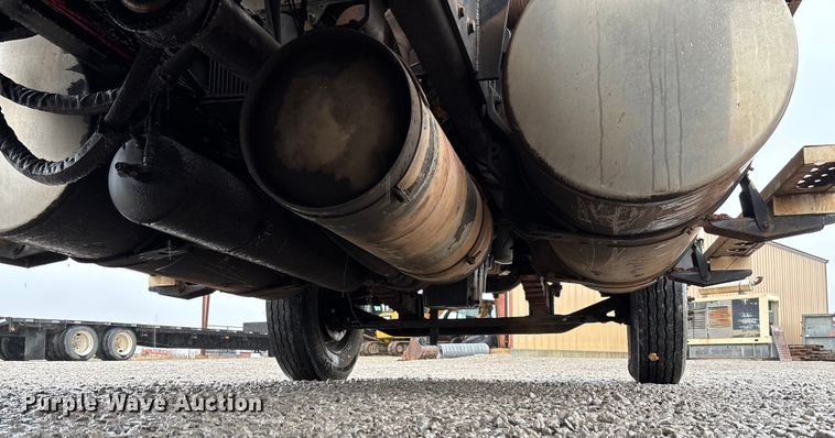 image for item EV3355 2006 Sterling Truck L9500 Series winch truck