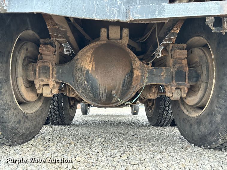 image for item EV3355 2006 Sterling Truck L9500 Series winch truck