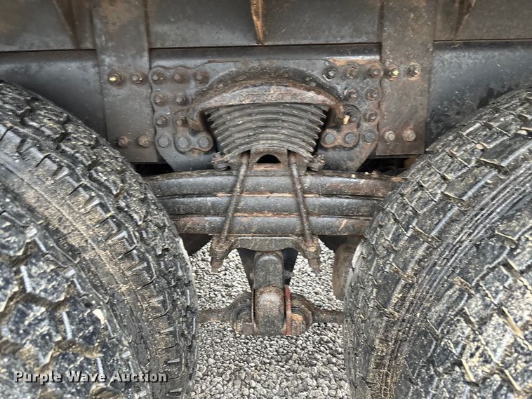 image for item EV3355 2006 Sterling Truck L9500 Series winch truck