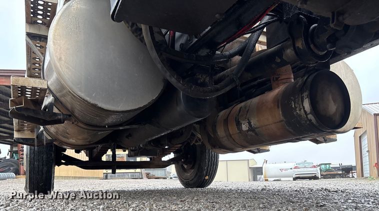 image for item EV3355 2006 Sterling Truck L9500 Series winch truck