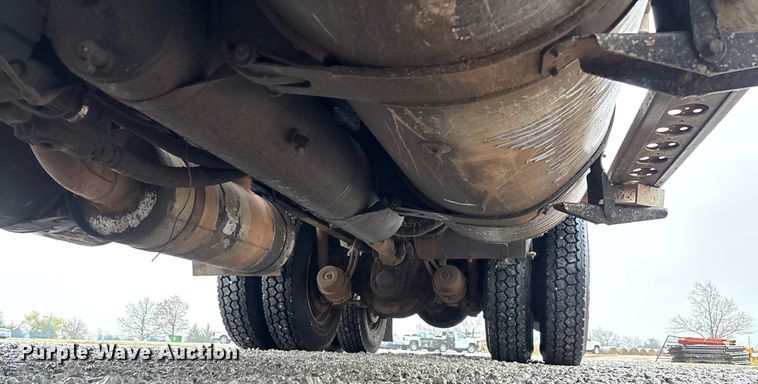 image for item EV3355 2006 Sterling Truck L9500 Series winch truck