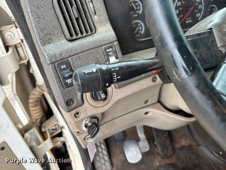 image for item EV3355 2006 Sterling Truck L9500 Series winch truck