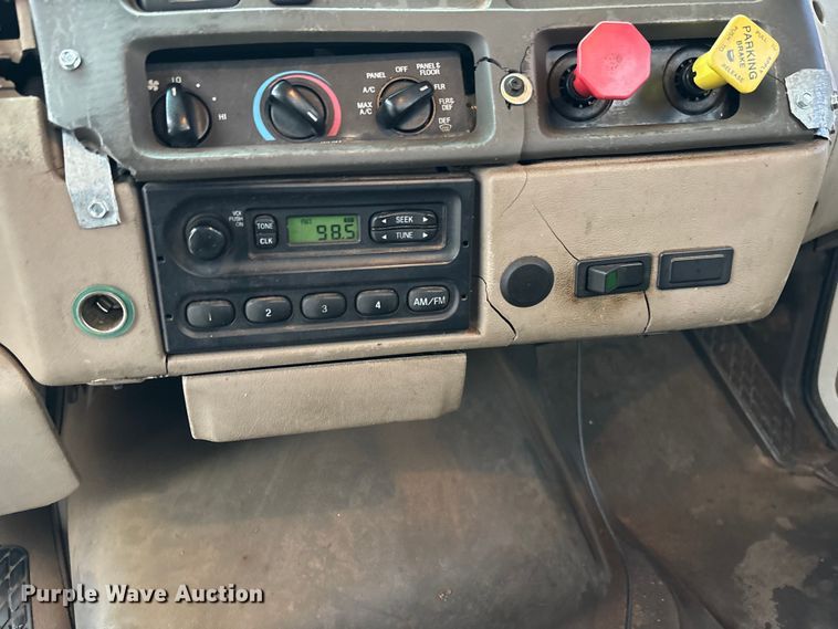 image for item EV3355 2006 Sterling Truck L9500 Series winch truck