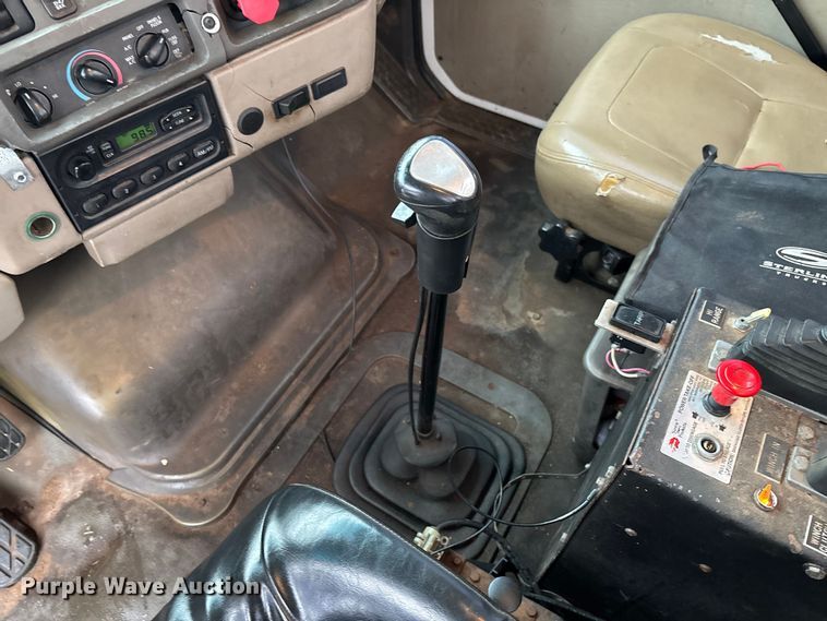 image for item EV3355 2006 Sterling Truck L9500 Series winch truck