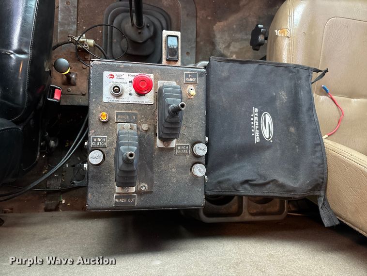 image for item EV3355 2006 Sterling Truck L9500 Series winch truck